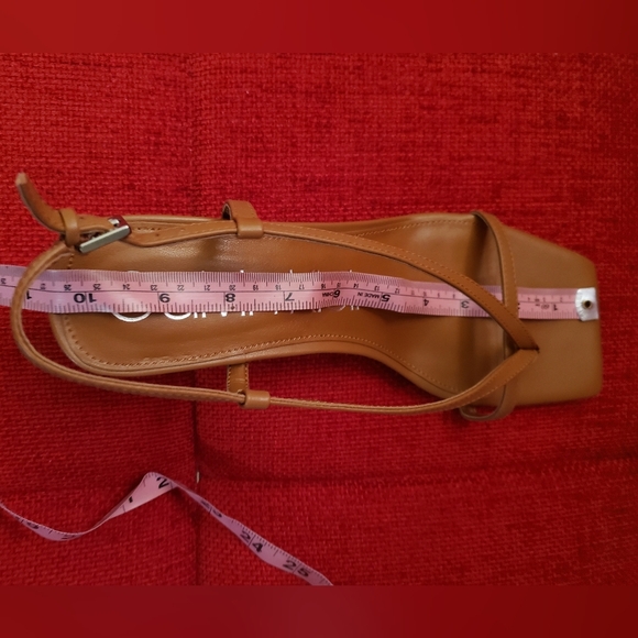 Calvin Klein Women's Willo Scrappy Leather Heel - Picture 4 of 8